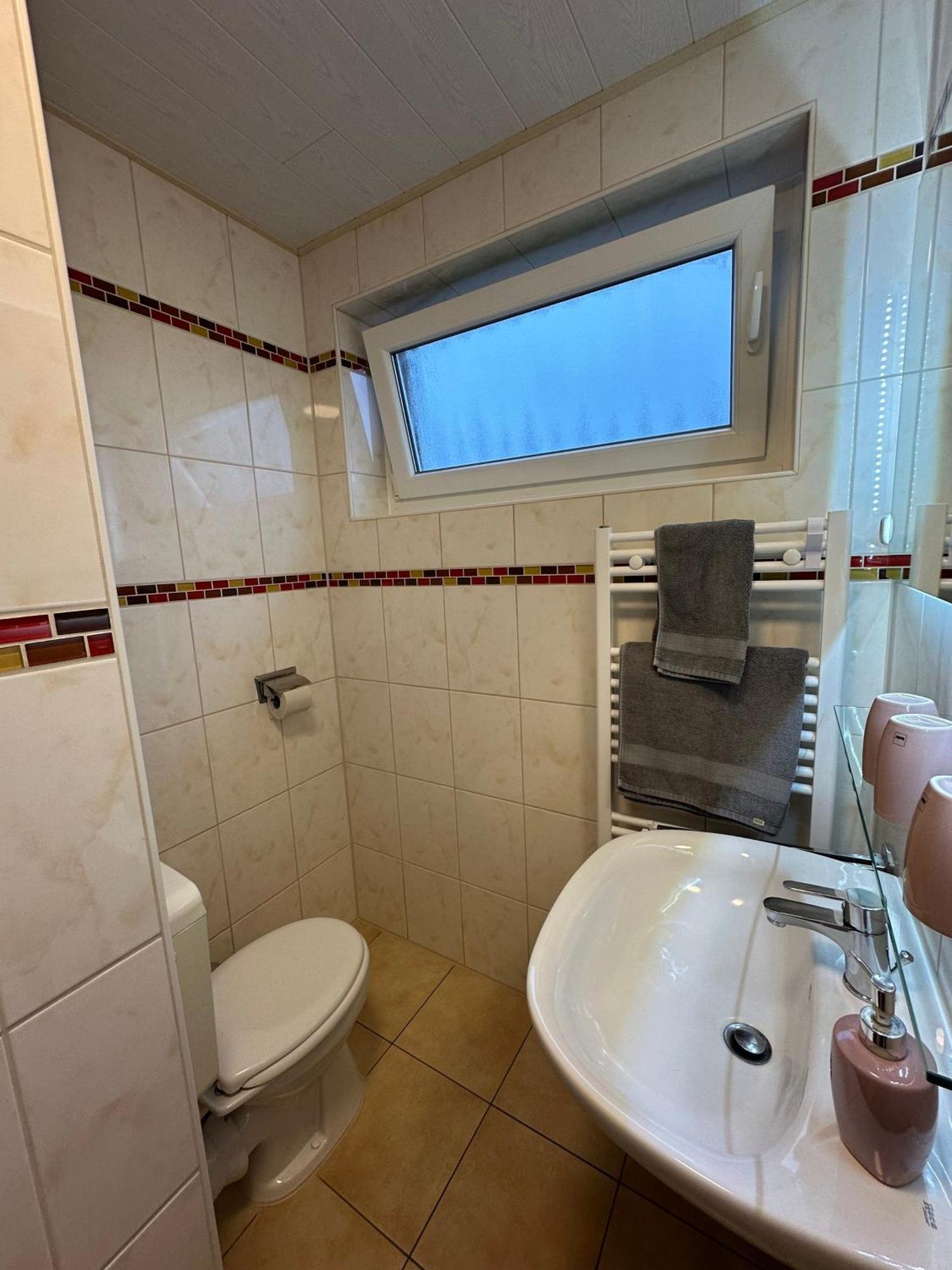 Ferienwohnung Haus Boje "Knurrhahn" Neuharlingersiel Luaran gambar